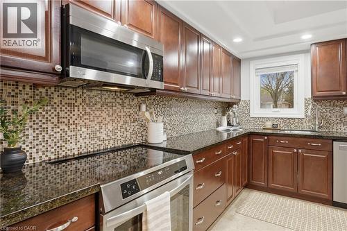 3102 Cantelon Crescent, Mississauga, ON - Indoor Photo Showing Kitchen