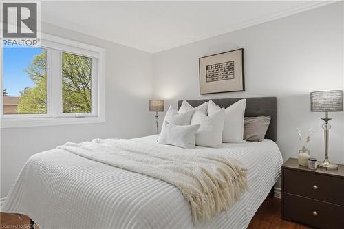 3102 Cantelon Crescent, Mississauga, ON - Indoor Photo Showing Bedroom