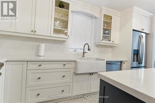 13 Grafton Avenue, Hamilton, ON - Indoor Photo Showing Kitchen With Upgraded Kitchen
