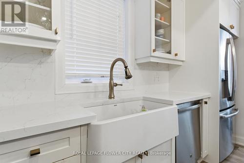 13 Grafton Avenue, Hamilton, ON - Indoor Photo Showing Kitchen