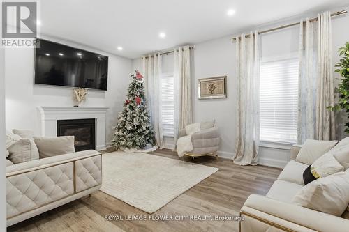 13 Grafton Avenue, Hamilton, ON - Indoor Photo Showing Living Room With Fireplace