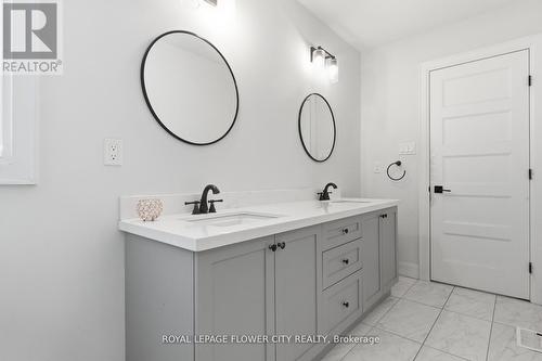 13 Grafton Avenue, Hamilton, ON - Indoor Photo Showing Bathroom
