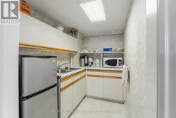 Lounge Kitchenette - 