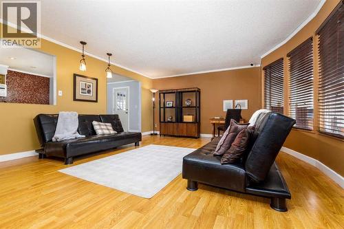 27 Wallace Close, Red Deer, AB 