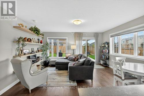 2 Ambrosia Path, St. Thomas, ON - Indoor Photo Showing Living Room