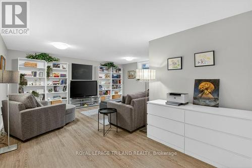 2 Ambrosia Path, St. Thomas, ON - Indoor Photo Showing Living Room