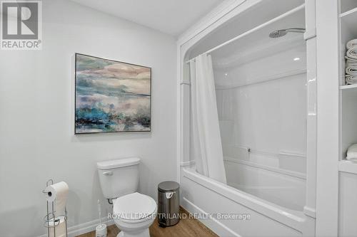 2 Ambrosia Path, St. Thomas, ON - Indoor Photo Showing Bathroom