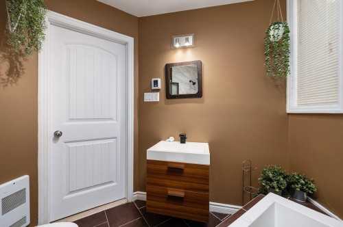 Bathroom - 1011 Rue Lapointe, Terrebonne (Lachenaie), QC - Indoor