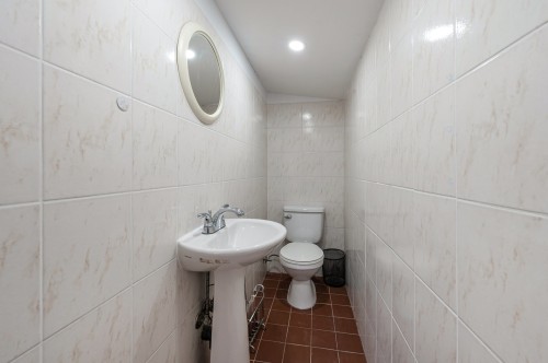 Powder room - 1011 Rue Lapointe, Terrebonne (Lachenaie), QC - Indoor Photo Showing Bathroom
