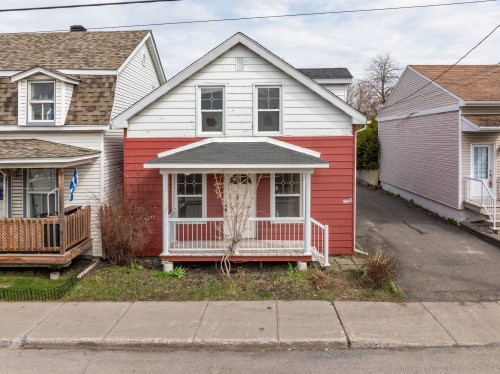 Front of Structure - 173 Rue Frontenac, Saint-Jean-Sur-Richelieu, QC - Outdoor With Deck Patio Veranda