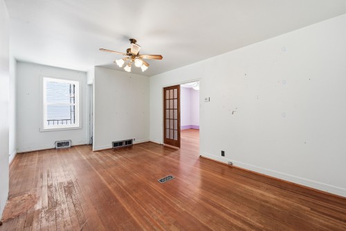 Living Room - 173 Rue Frontenac, Saint-Jean-Sur-Richelieu, QC - Indoor Photo Showing Other Room
