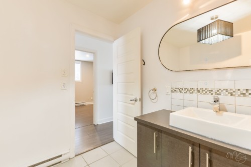 Salle de bains - 149 Rue Desormeaux, Saint-Jérôme, QC - Indoor Photo Showing Bathroom