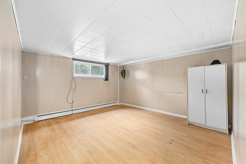 Salle familiale - 842 Rue Principale, Bryson, QC - Indoor Photo Showing Other Room