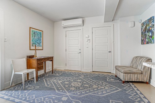 Mud Room - 27 Av. Fairmount O., Montréal (Le Plateau-Mont-Royal), QC - Indoor Photo Showing Other Room