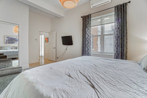 Master Bedroom - 27 Av. Fairmount O., Montréal (Le Plateau-Mont-Royal), QC - Indoor Photo Showing Bedroom