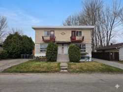 910  - 916 Rue d'Odessa  Laval (Fabreville), QC H7P 3X2
