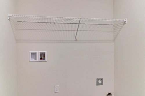 Laundry - 4-2050 Boul. De Blois, Laval (Duvernay), QC - Indoor With Storage