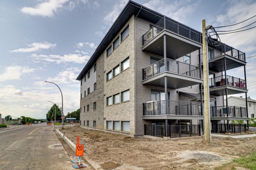Back of Structure - 4-2050 Boul. De Blois, Laval (Duvernay), QC - Outdoor