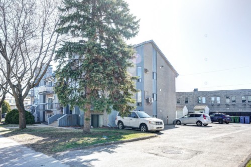 Stationnement - 302-64 Rue Pierre-Laporte, Saint-Eustache, QC - Outdoor