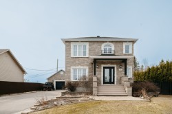 100 Rue de la Rose  Saguenay (Chicoutimi), QC G7G 0A2