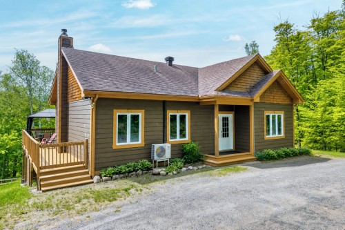 Façade - 345  - 347 Ch. Grenier, Lac-Supérieur, QC 