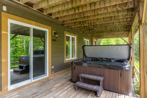 Spa - 345  - 347 Ch. Grenier, Lac-Supérieur, QC 
