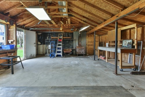 Garage - 30A Rue Lamarche, Mont-Saint-Grégoire, QC - Indoor Photo Showing Basement