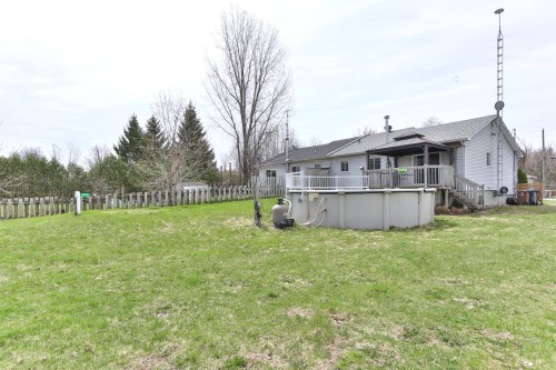 Cour - 30A Rue Lamarche, Mont-Saint-Grégoire, QC - Outdoor With Above Ground Pool