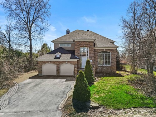 736 Rue des Vignobles  Rosemère, QC J7A 4T4
