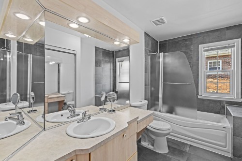 Salle de bains - 736 Rue Des Vignobles, Rosemère, QC - Indoor Photo Showing Bathroom