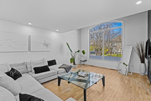 Salon - 736 Rue Des Vignobles, Rosemère, QC - Indoor Photo Showing Living Room