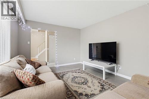 55 Yarmouth Court, Hamilton, ON - Indoor Photo Showing Living Room