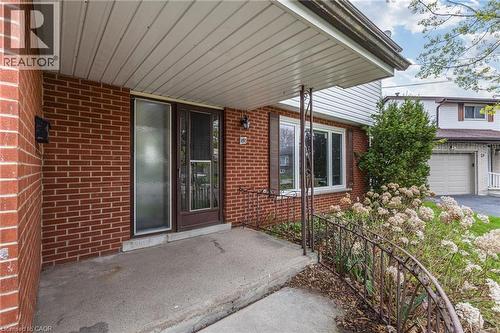55 Yarmouth Court, Hamilton, ON - Outdoor With Exterior
