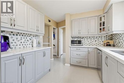 55 Yarmouth Court, Hamilton, ON - Indoor Photo Showing Kitchen