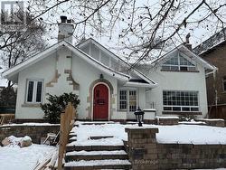 208 HOLLYWOOD AVENUE Toronto, ON M2N 3K6