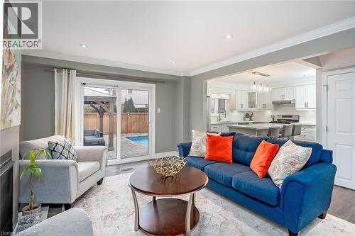 2475 Cavendish Drive, Burlington, ON - Indoor Photo Showing Living Room