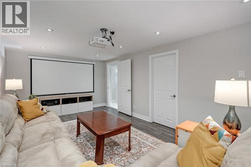 2475 Cavendish Drive, Burlington, ON - Indoor Photo Showing Living Room
