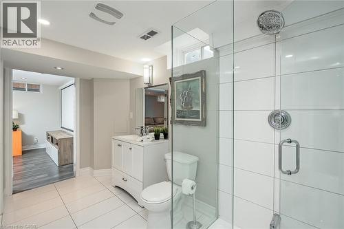 2475 Cavendish Drive, Burlington, ON - Indoor Photo Showing Bathroom