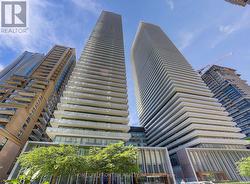 2207 - 42 CHARLES STREET Toronto, ON M4Y 1T4