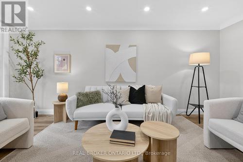 201 Ridge Street, Hamilton, ON - Indoor Photo Showing Living Room