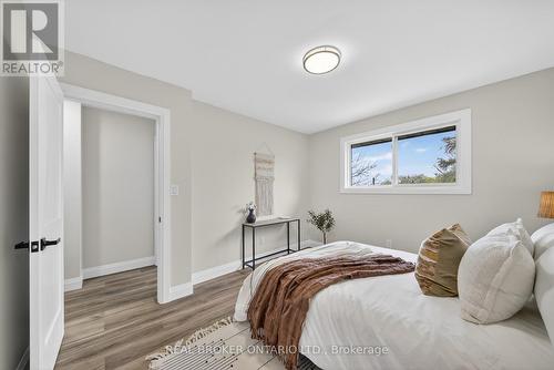 201 Ridge Street, Hamilton, ON - Indoor Photo Showing Bedroom