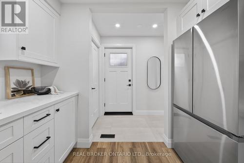 201 Ridge Street, Hamilton, ON - Indoor