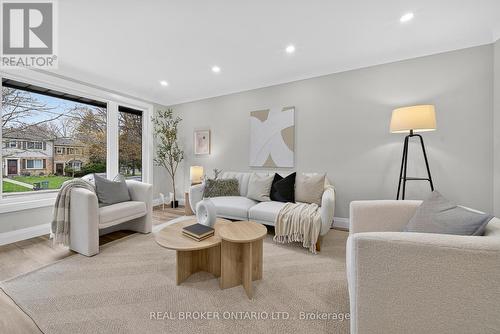 201 Ridge Street, Hamilton, ON - Indoor Photo Showing Living Room