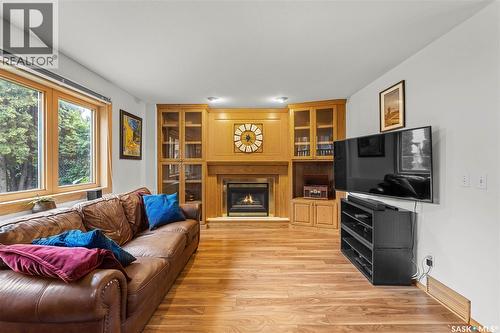 619 Blackshire Crescent, Saskatoon, SK - Indoor Photo Showing Living Room With Fireplace