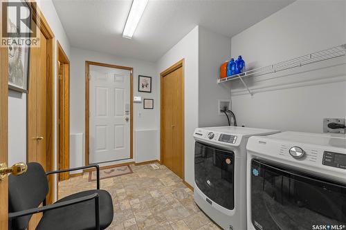 619 Blackshire Crescent, Saskatoon, SK - Indoor Photo Showing Laundry Room