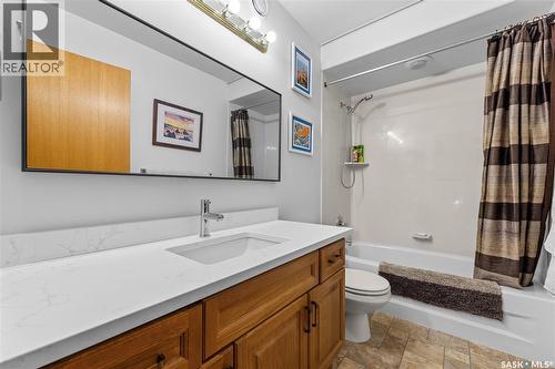 619 Blackshire Crescent, Saskatoon, SK - Indoor Photo Showing Bathroom