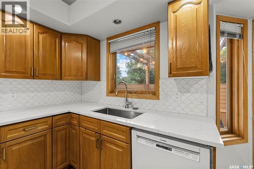 619 Blackshire Crescent, Saskatoon, SK - Indoor Photo Showing Kitchen