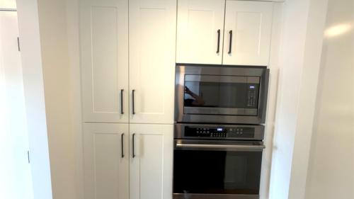 338 Burne Avenue, Kelowna, BC - Indoor