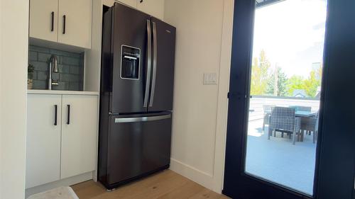 338 Burne Avenue, Kelowna, BC - Indoor