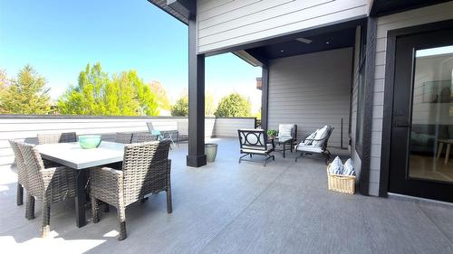 338 Burne Avenue, Kelowna, BC - Outdoor With Deck Patio Veranda With Exterior